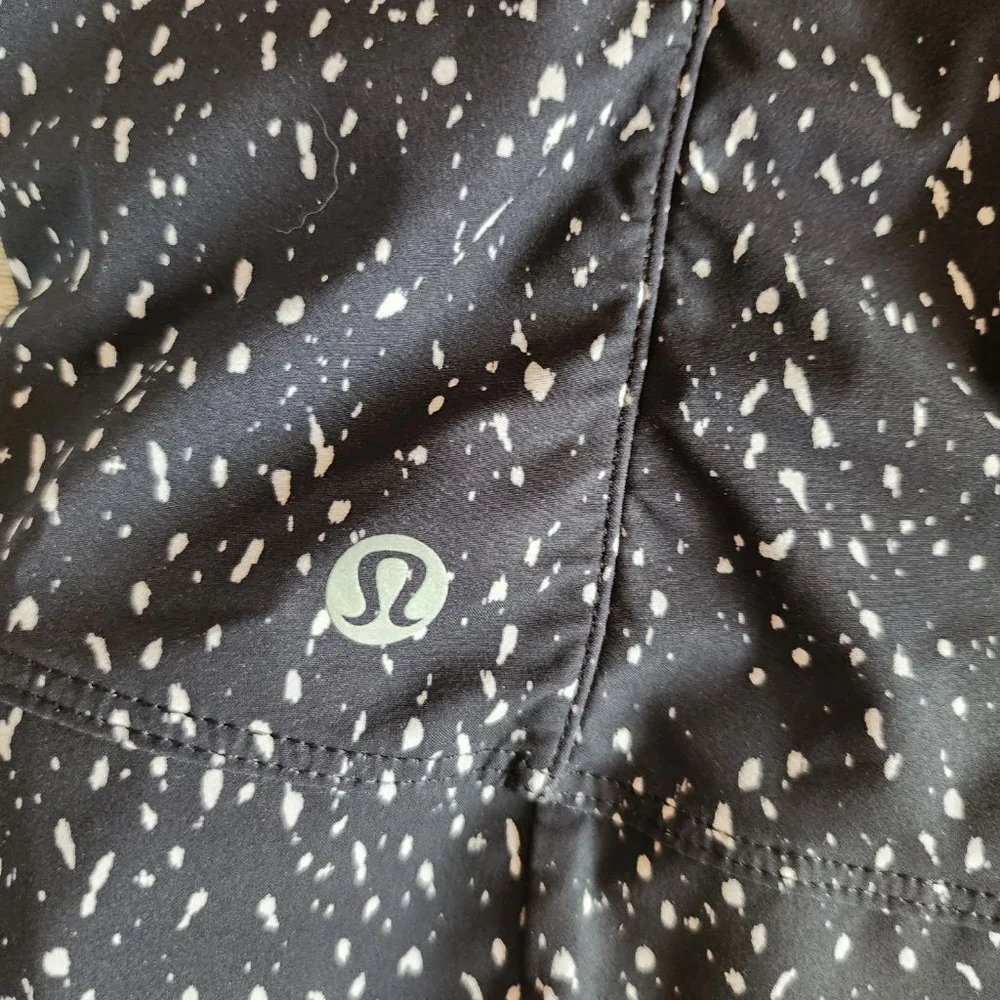 LULULEMON‎ Go The Distance Hooded Vest Butterfly Texture Mink Berry Black Size 6